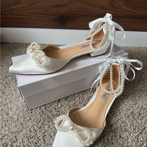 Pearl-Embellished White Satin Pointed Toe Flats with Ankle Tie